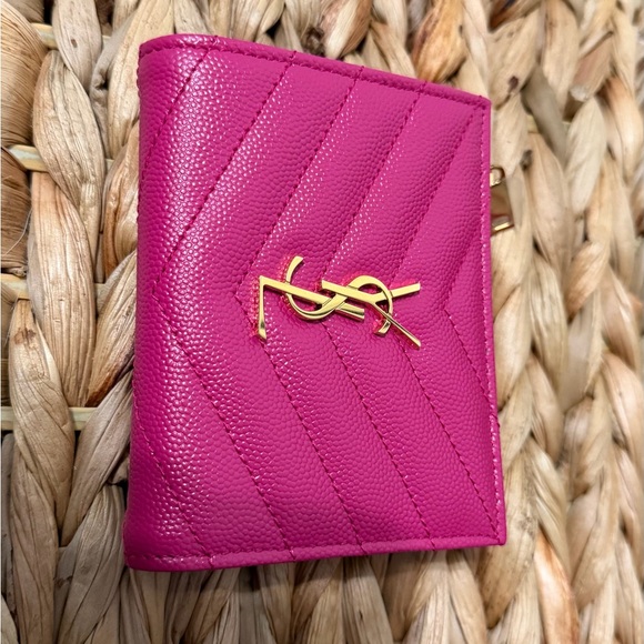 YSL Saint Laurent bi fold wallet in Fuscia Grain De Poudre - Picture 12 of 14